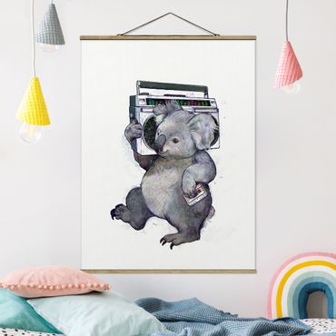 Foto su tessuto da parete con bastone - Laura Graves - Illustrazione Koala Con Radio pittura - Verticale 4:3