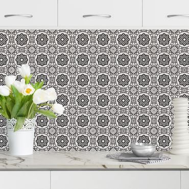 Rivestimento cucina - Mosaici floreali nero bianco