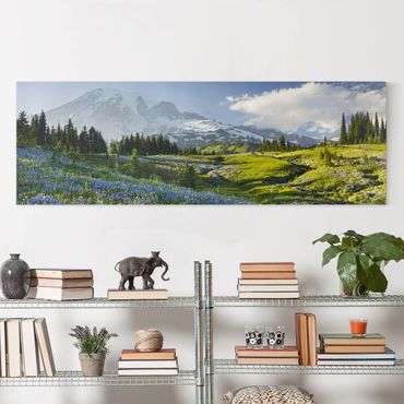 Stampa su tela - Prato di montagna con fiori blu davanti al monte Rainier