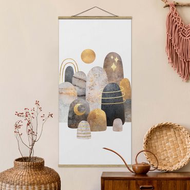 Foto su tessuto da parete con bastone - Montagna dorata con luna - Verticale 1:2