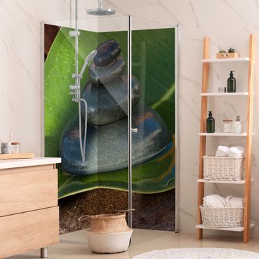 Rivestimento per doccia - Torre di pitra su foglia verde
