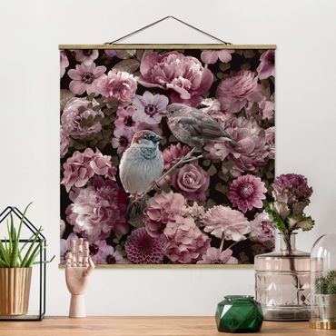 Foto su tessuto da parete con bastone - Paradiso floreale con passerotti in rosa antico - Quadrato 1:1