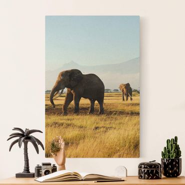 Quadro su tela naturale - Elefanti davanti al Kilimangiaro in Kenya - Formato verticale 2:3