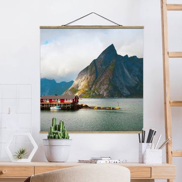 Foto su tessuto da parete con bastone - Casa di pescatori in Svezia - Quadrato 1:1