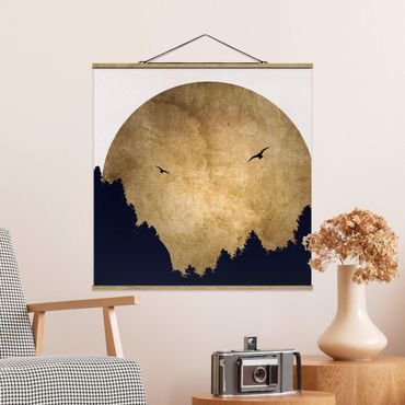 Foto su tessuto da parete con bastone - Luna dorata nella foresta - Quadrato 1:1