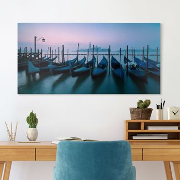 Stampa su tela - Gondole davanti a Venezia al tramonto