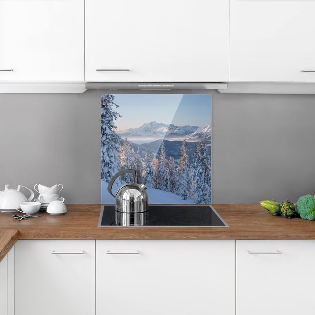 paraschizzi cucina vetro bianco Montagne di Leogang Austria
