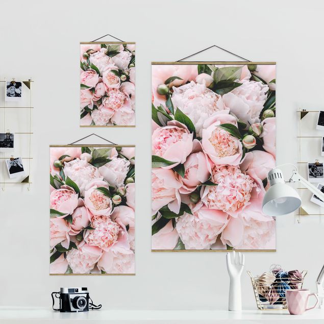 Foto su tessuto da parete con bastone - Peonie rosa con foglie - Verticale 3:2