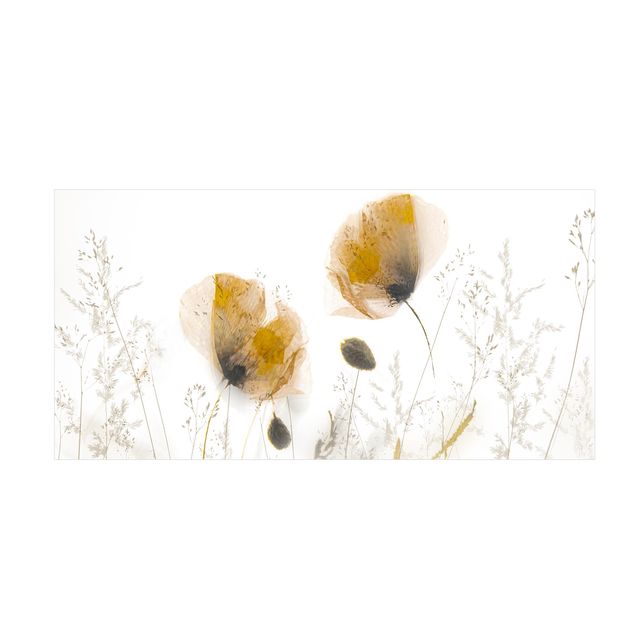 Tappeti bagno bianchi Fiori di papavero ed erbe delicate in una nebbia soffice