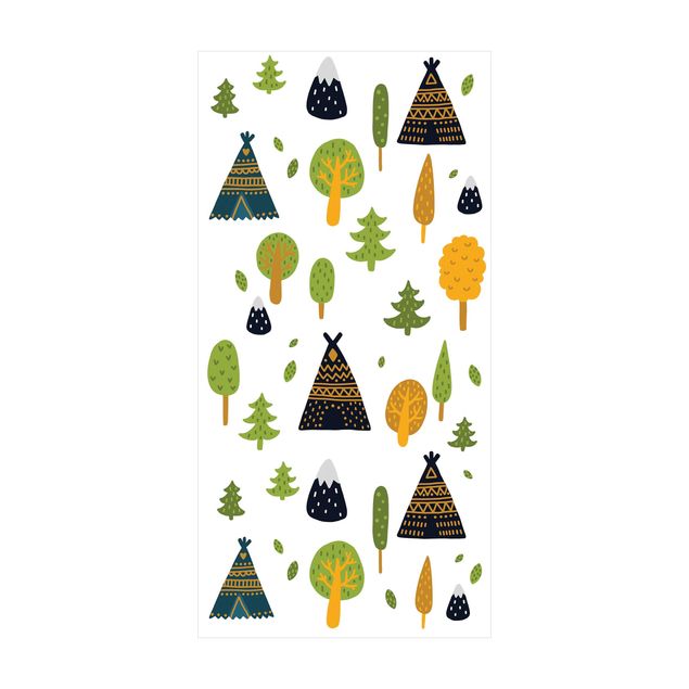 Tappeti colorati Tipi nel bosco con le cime delle montagne
