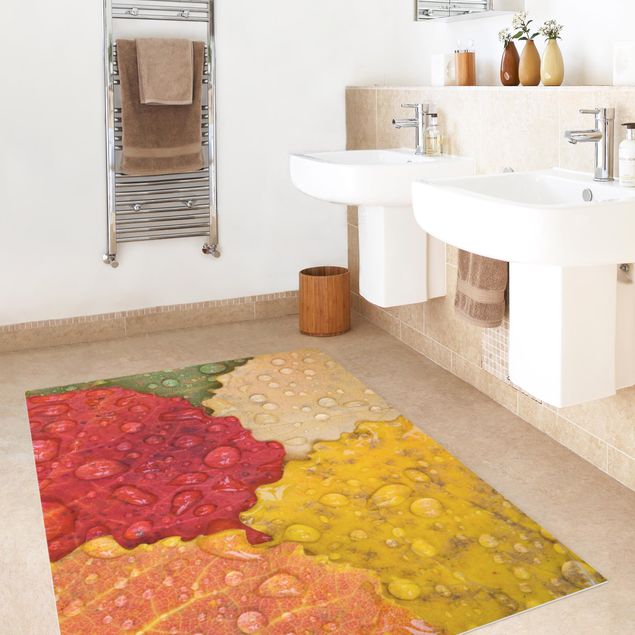 Tappeti moderni soggiorno Gocce d'acqua su foglie colorate