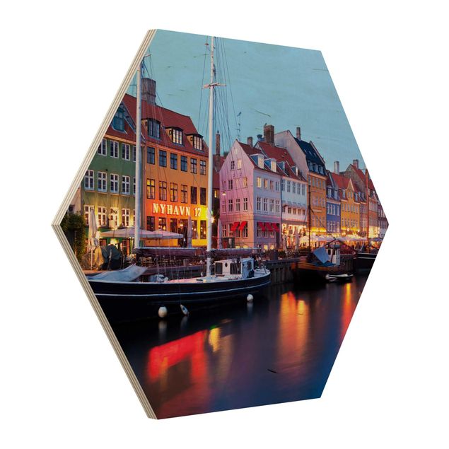 Esagono in legno - Porto di Copenaghen In Sera