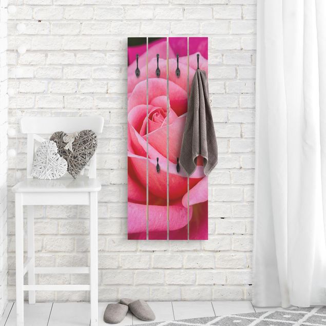 Appendiabiti in legno - Pink Rose Bloom di fronte al verde - Ganci cromati - Verticale