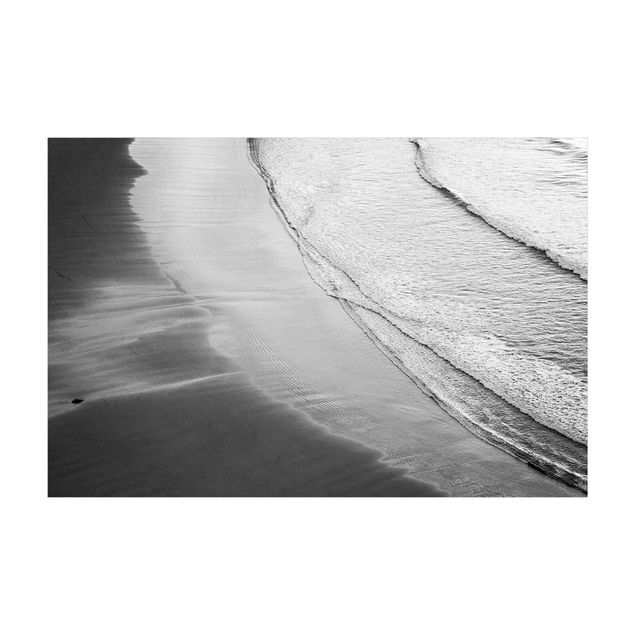Tappeti effetto naturale Onde morbide sulla spiaggia in bianco e nero
