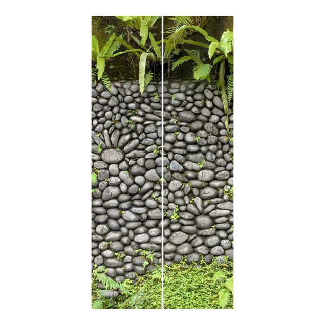 Tende scorrevoli su binario Muro di pietra con piante