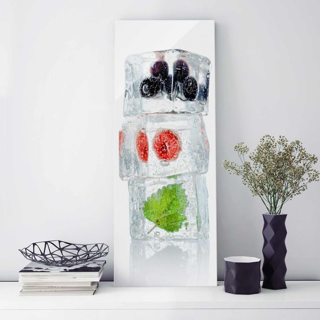 Quadro in vetro - Raspberry lemon balm and blueberries in ice cube - Pannello