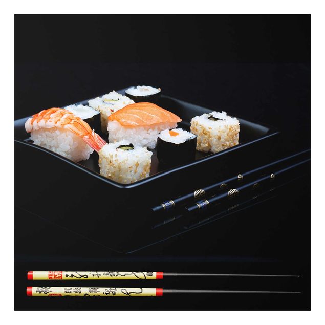 Quadro in vetro - Sushi piatto con le bacchette nero - Quadrato 1:1