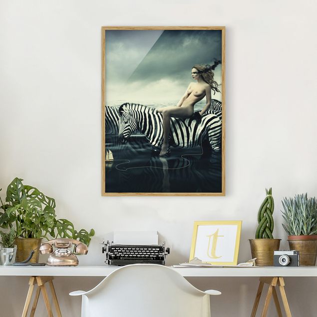 Poster con cornice - Woman Posing With Zebras - Verticale 4:3