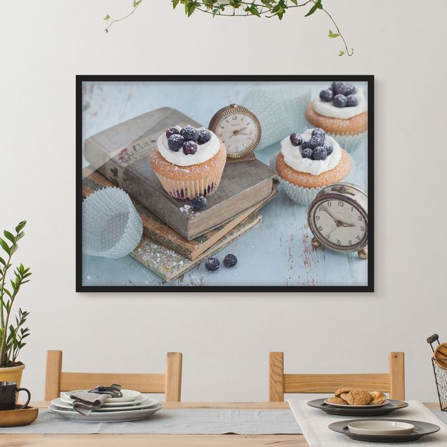 Poster con cornice - Vintage Cupcakes With Alarm Clock - Orizzontale 3:4