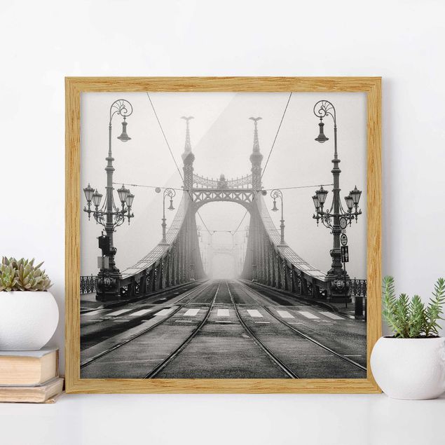 Poster con cornice - Bridge In Budapest - Quadrato 1:1