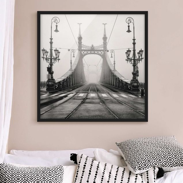 Poster con cornice - Bridge In Budapest - Quadrato 1:1