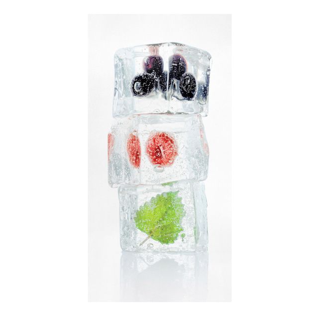 Stampa su tela - Raspberry lemon balm and blueberries in ice cube - Verticale 1:2