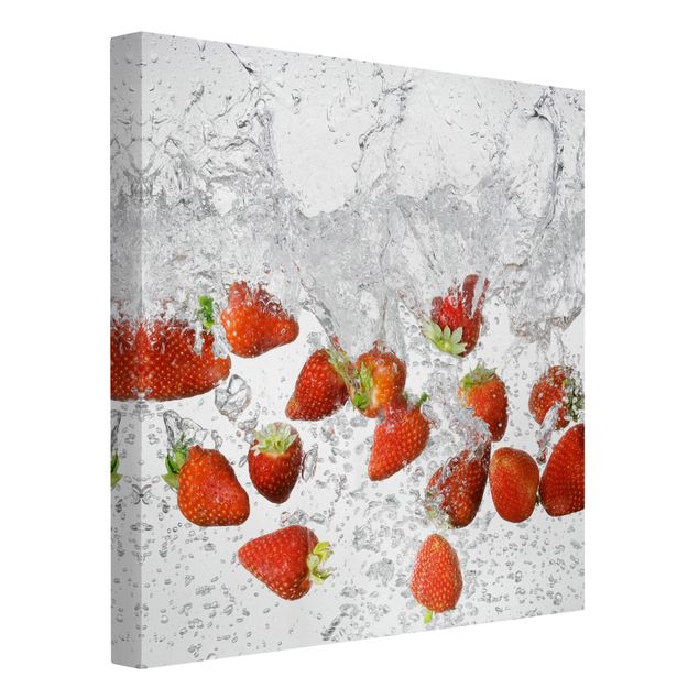 Stampa su tela - Fresh Strawberries In Water - Quadrato 1:1