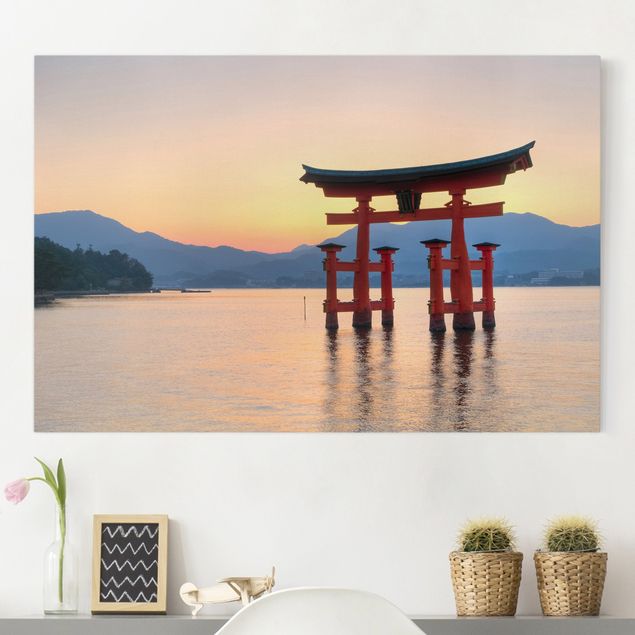 Tele con paesaggi Torii a Itsukushima