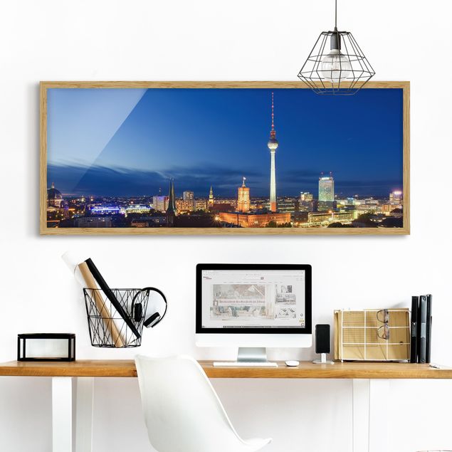 Poster con cornice - Torre Tv Di Notte - Panorama formato orizzontale