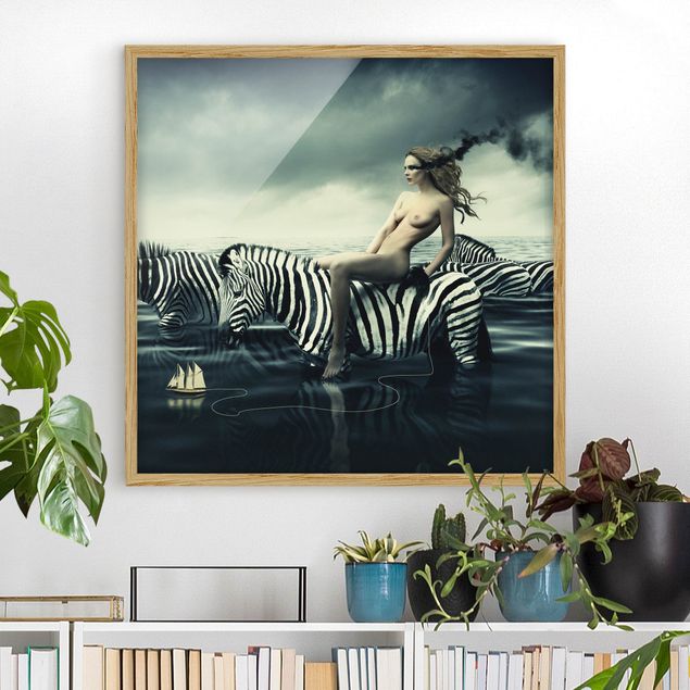 Poster con cornice - Woman Posing With Zebras - Quadrato 1:1