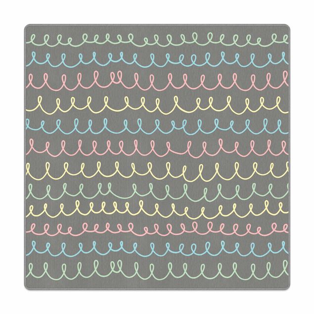Tappeti  - Linee sinuose disegnate in pastello su grigio