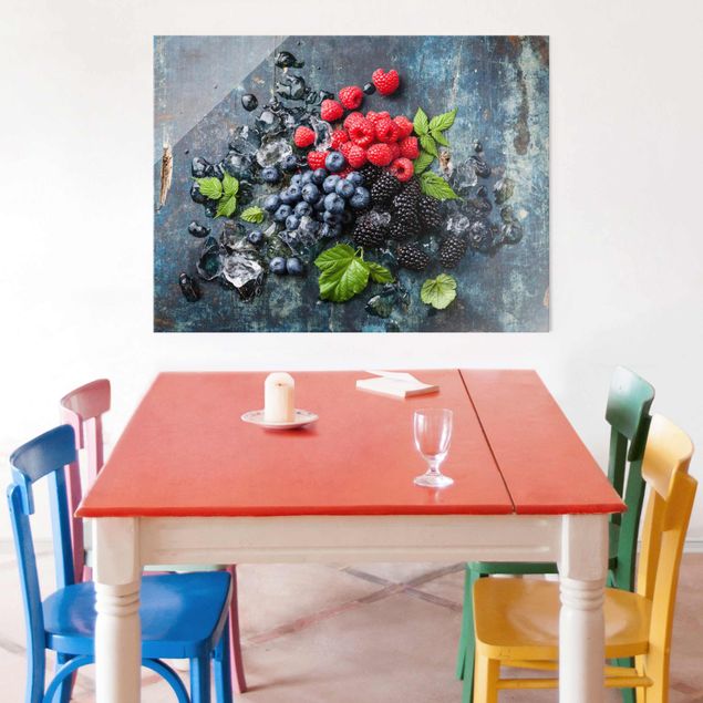 Quadro in vetro - Berry Mix With Ice Cubes Wood - Orizzontale 4:3