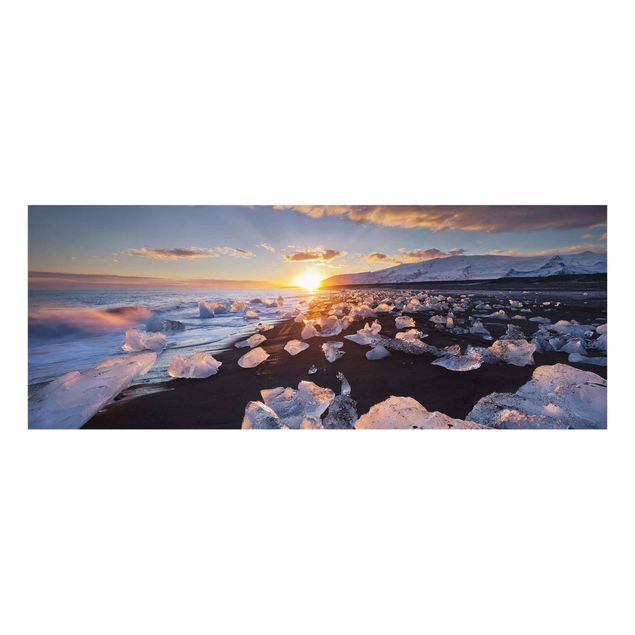 Quadro in vetro - Chunks Of Ice On The Beach Iceland - Panoramico