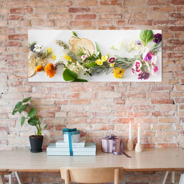Quadro in vetro cucina - Aromi e fiori freschi su bianco - Panoramico