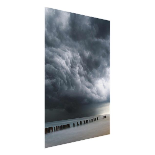 Quadro in vetro - Nubi di tempesta sul Mar Baltico - Verticale 3:4