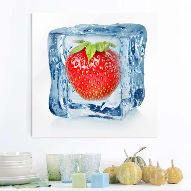 Quadro in vetro - Strawberry in ice cube - Quadrato 1:1