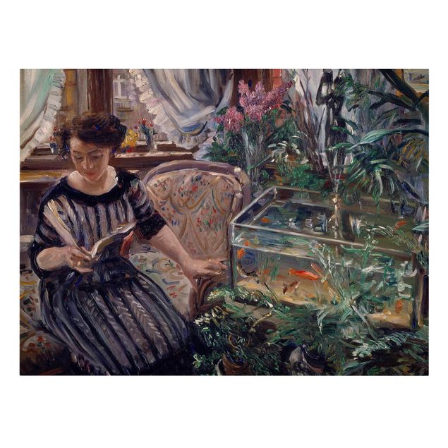 Stampa su tela - Lovis Corinth - Una donna che legge vicino ad un serbatoio Goldfish - Orizzontale 4:3