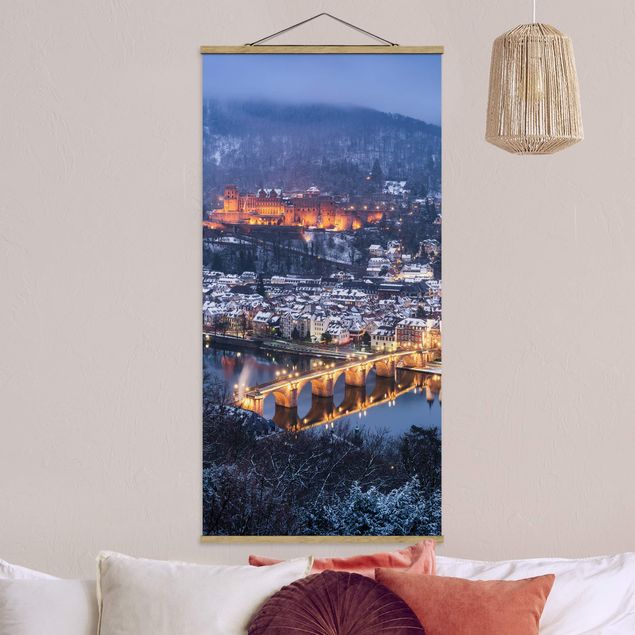 Foto su tessuto da parete con bastone - Aidelberga in inverno - Verticale 1:2