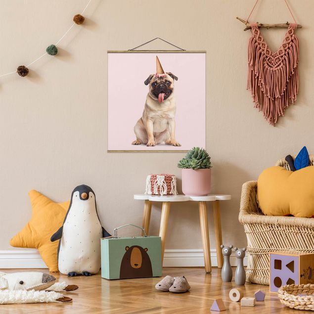Foto su tessuto da parete con bastone - Pug con cono di gelato - Quadrato 1:1