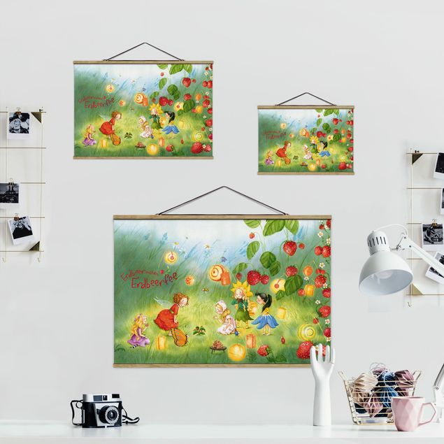 Foto su tessuto da parete con bastone - Strawberry Coniglio Erdbeerfee - Lanterne - Orizzontale 2:3