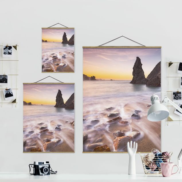 Foto su tessuto da parete con bastone - Spagnolo spiaggia all'alba - Verticale 4:3