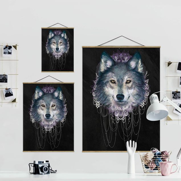 Foto su tessuto da parete con bastone - Laura Graves - Illustrazione del lupo Boho Dreamcatcher nero - Verticale 4:3