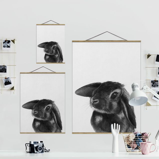 Foto su tessuto da parete con bastone - Laura Graves - Illustrazione Coniglio bianco e nero Disegno - Verticale 4:3