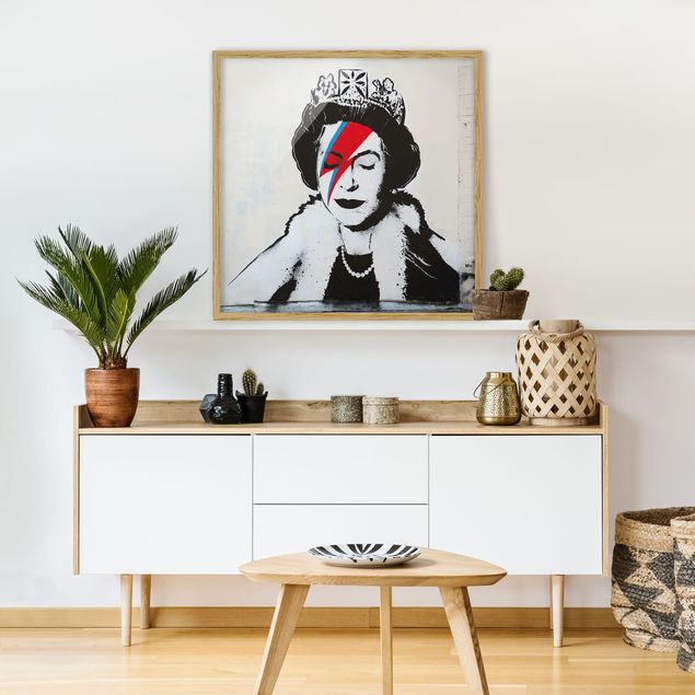 Poster con cornice - Queen Lizzie Stardust - Brandalised ft. Graffiti by Banksy