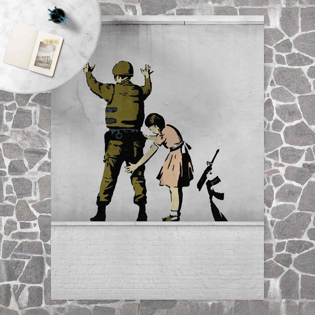 Tappeti moderni colorati Soldato e ragazza - Brandalised ft. Graffiti by Banksy