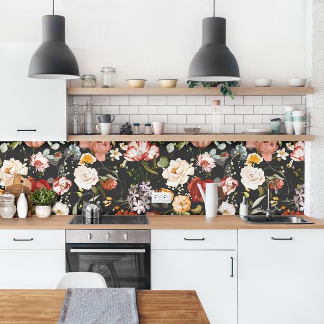 rivestimento adesivo cucina Fiori acquerello su sfondo nero