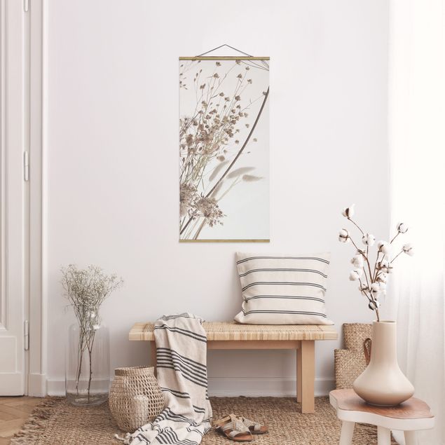 Foto su tessuto da parete con bastone - Bouquet di erba ornamentale e fiori - Verticale 1:2
