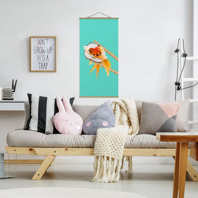 Quadro su tessuto con stecche per poster - Sushi con Goldfish - Verticale 2:1