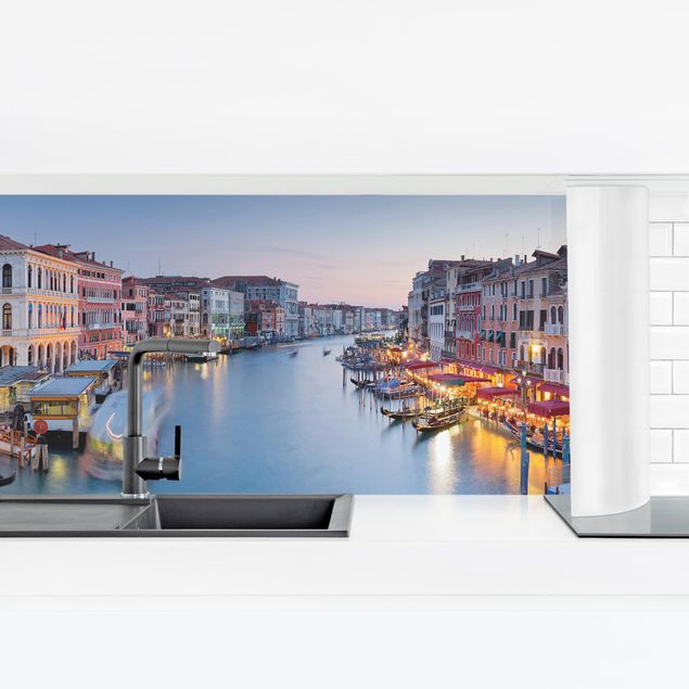 rivestimento cucina moderna Sera sul Canal Grande a Venezia