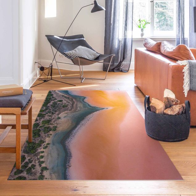 Tappeti moderni soggiorno Riva del lago arancione in Sardegna